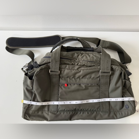 Lululemon Olive Green Duffel Gym Bag | Crossbody & Handheld Weekender Travel Bag - Picture 2 of 9